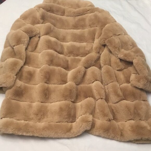 BCBGMAXAZRIA FAUX FUR COAT - Picture 5 of 14
